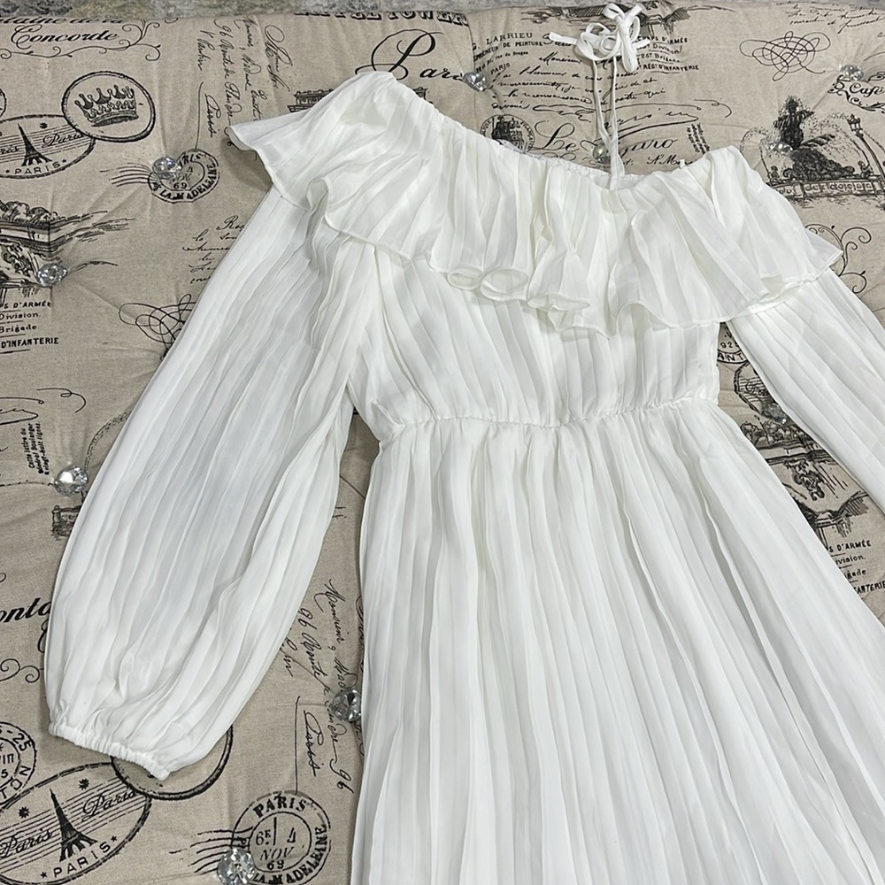 ENDLESS ROSE Pleated One Shoulder Dress - Picture 5 of 11